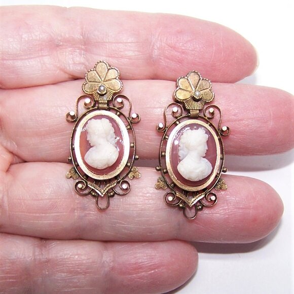 Antique Victorian 14K Gold Sardonyx Cameo - Hard Stone Cameo Pierced Earrings - Picture 2 of 6